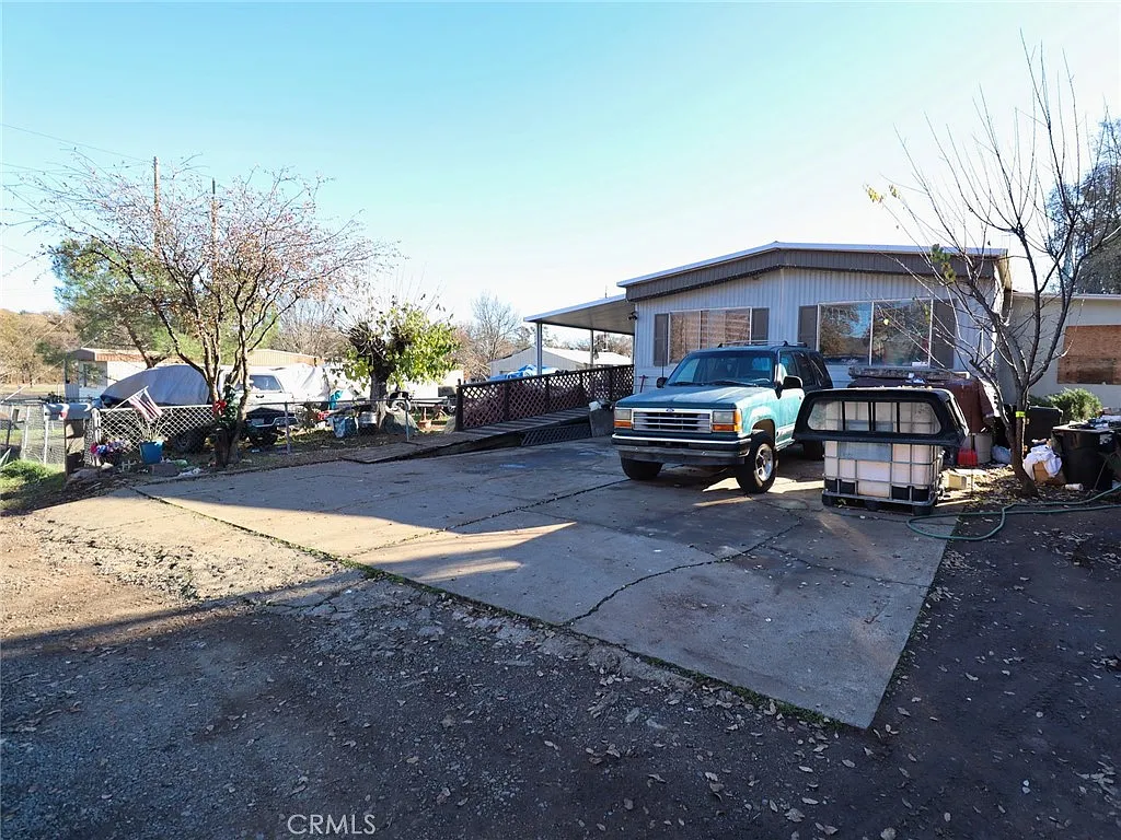 16185 19th Ave photo 1