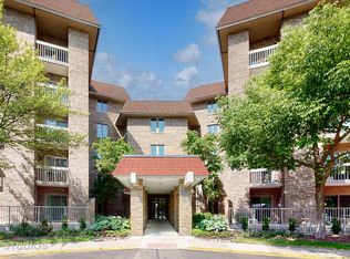 1280 Rudolph Rd APT 1D, Northbrook, IL 60062