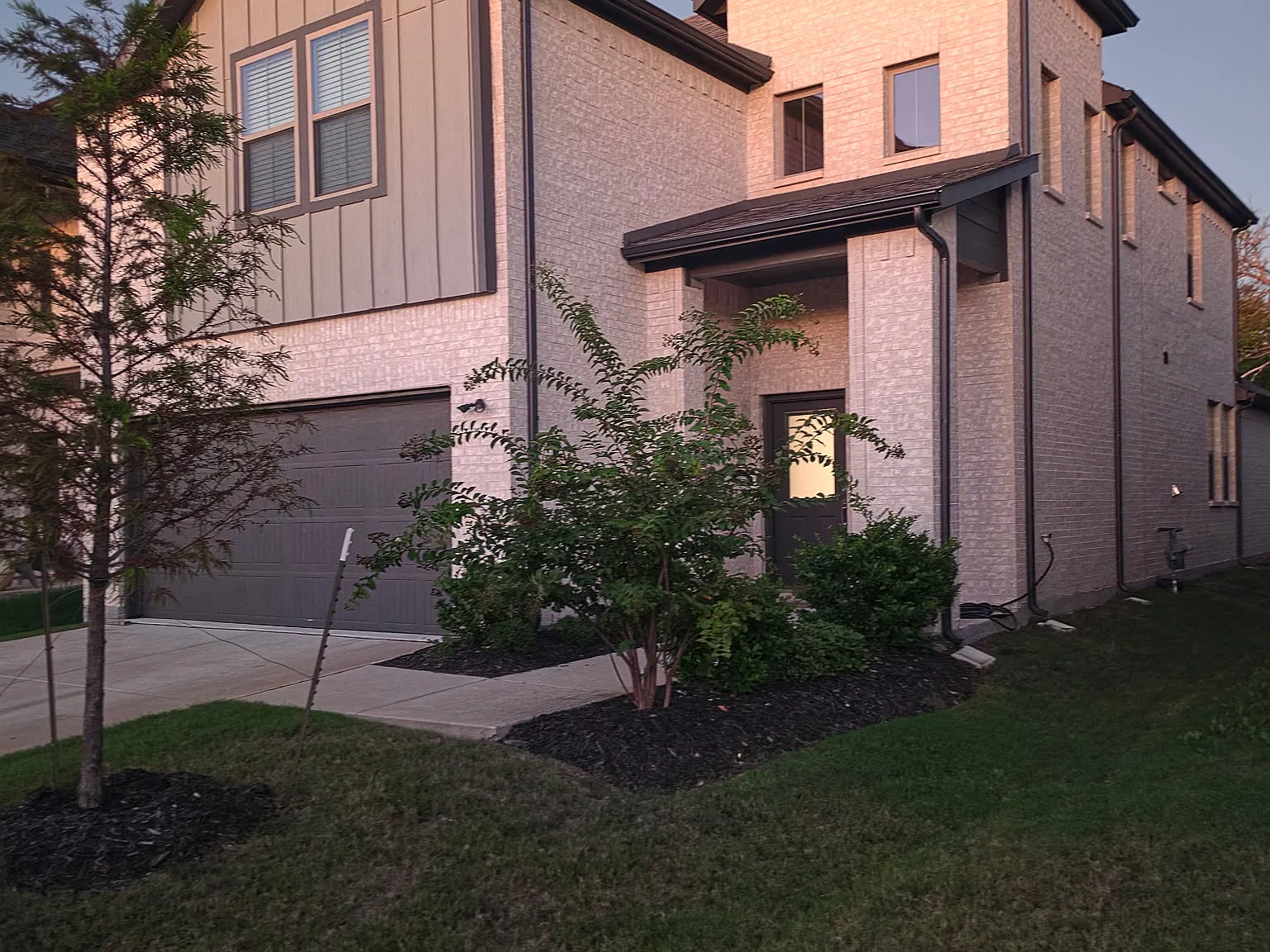 4 bed, 3.5 bath, 2535 sqft, $2,500 — Photo 2