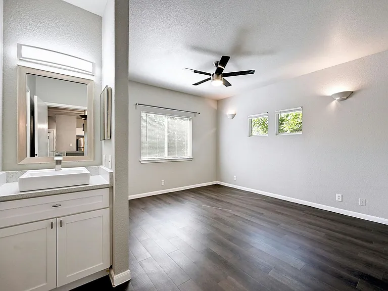 3412A Speedway St — Photo 13