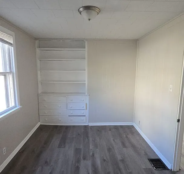 106 E North St — Photo 21