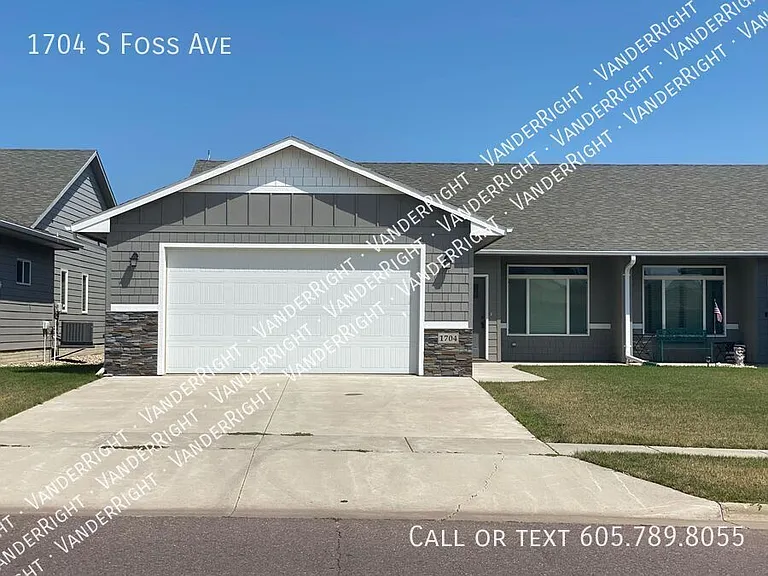 1704 S Foss Ave — Photo 15
