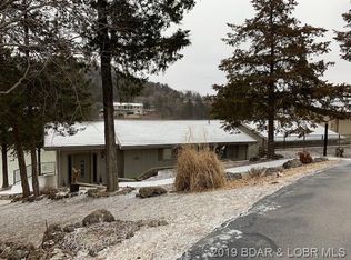 713 Lakeshore Dr, Camdenton, MO 65020