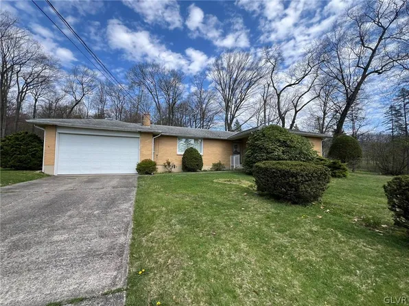 3331 Spring Valley Rd, Slatington, PA 18080