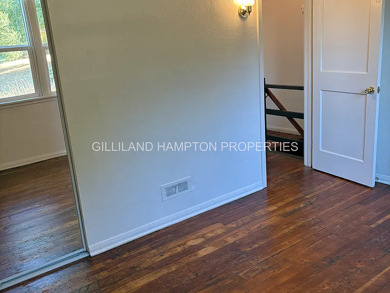 318 NW 15th St #318 — Photo 45