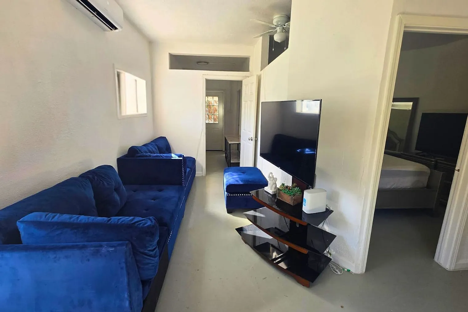 2 bed, 2.0 bath, 1420 sqft, $2,308 — Photo 1