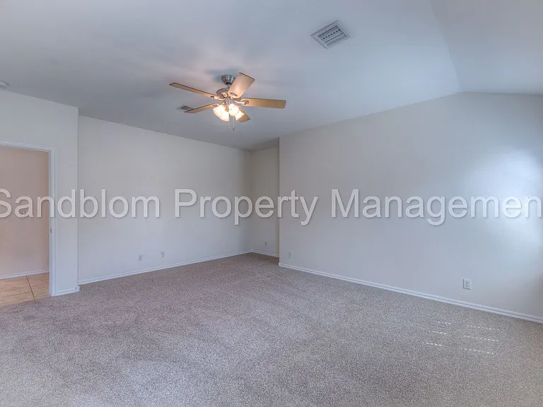 10418 S James St — Photo 13