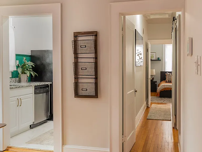 831 Gates Ave #B — Photo 11