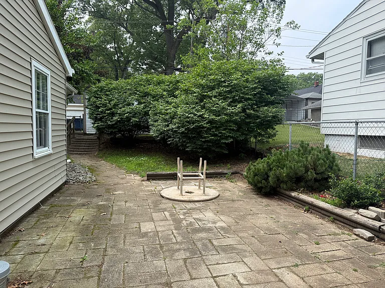 519 S Dickson St — Photo 11