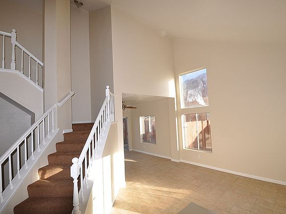 4th image of 37336 Laramie St