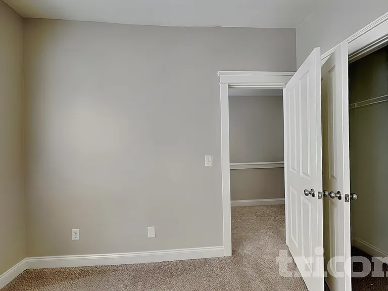 6723 Dunton St — Photo 13