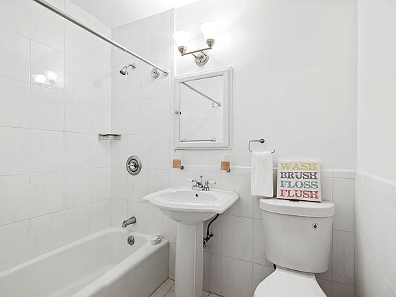 4th image of 200 W 79th St APT 8J