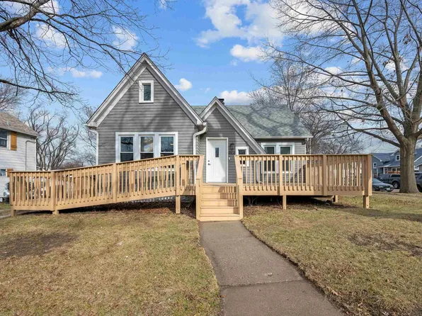 2103 N Division St, Davenport, IA 52804