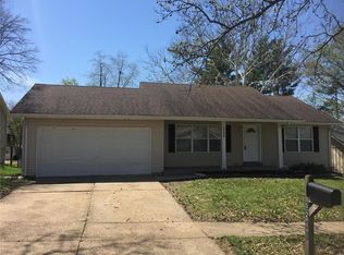 5240 Springtrail Dr, Florissant, MO 63033