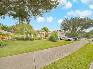 (Undisclosed Address), NAPLES, FL 34116