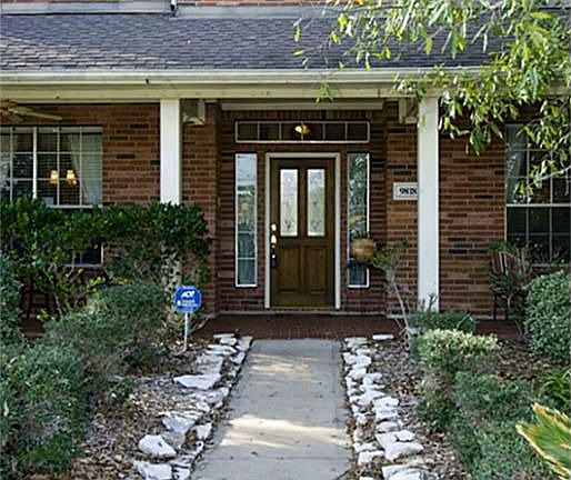 2nd image of 9818 Oak Landing Dr