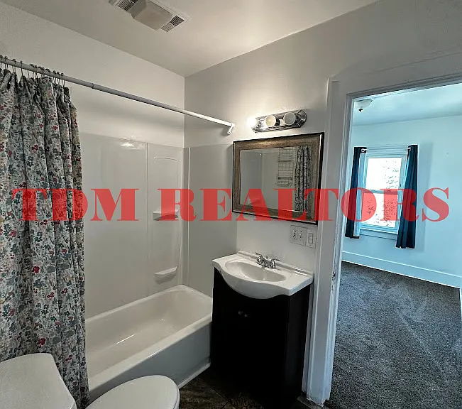 2534 Tiffin St — Photo 10