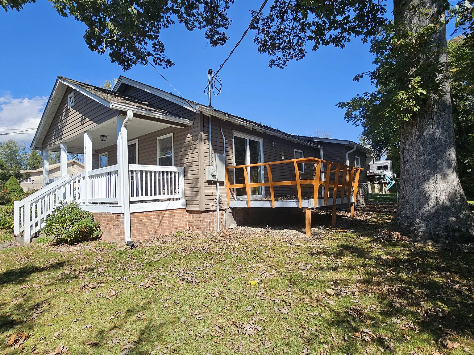 2 bed, 820 sqft, $1,800 — Photo 2