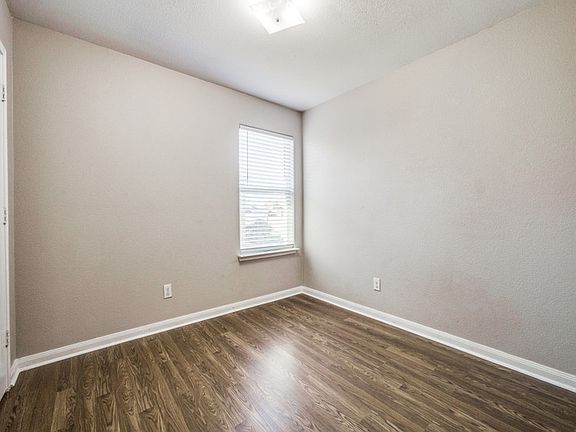 3rd image of 3301 Taylor Dr