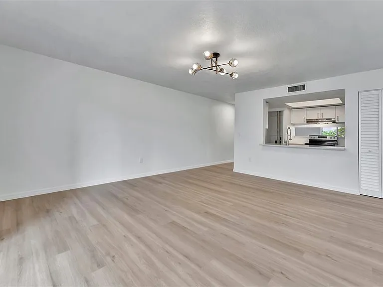 9940 7th Way N #101 — Photo 13