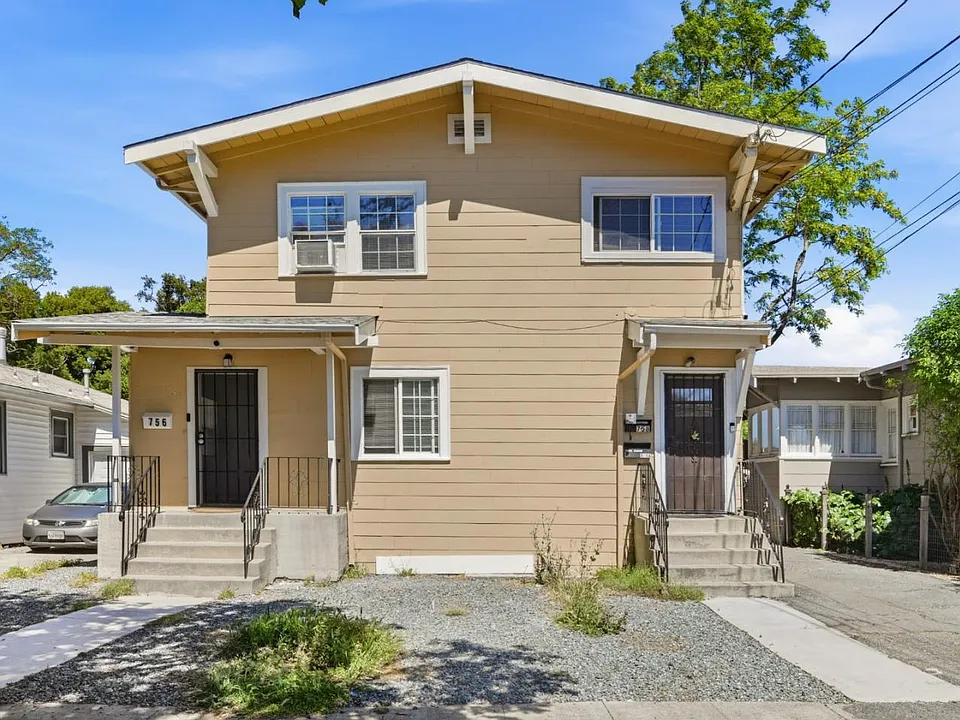758 Victoria Ave #758