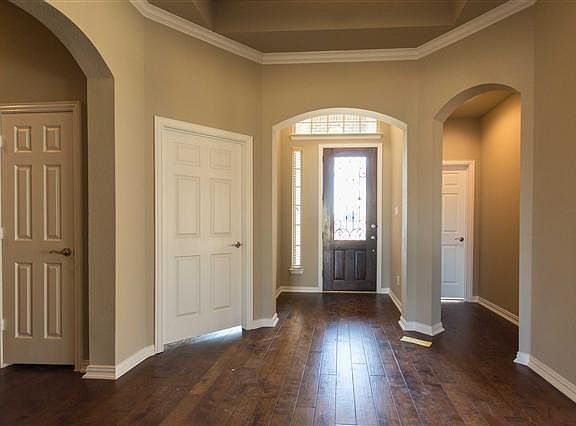 3rd image of 901 Regal Bluff Ln