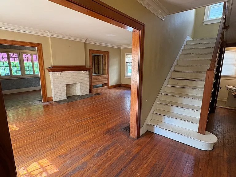 801 Grafton Ave — Photo 3