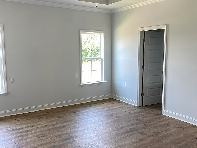 215 Bailey Cir — Photo 5