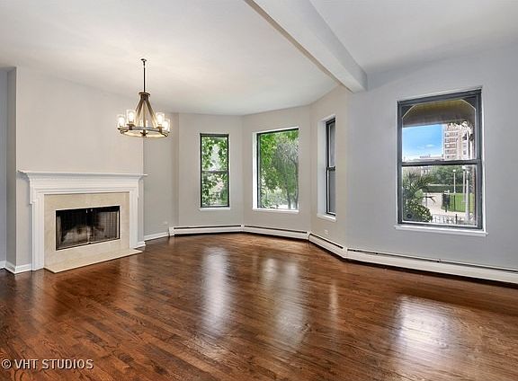 2nd image of 912 W Leland Ave