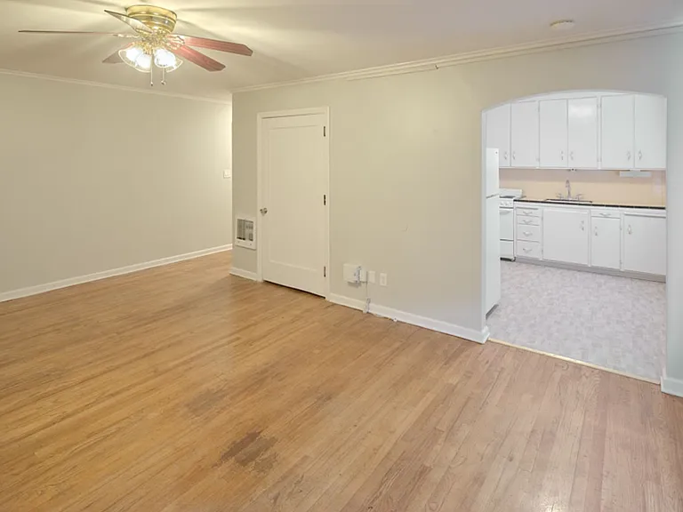 Clermont Apartments — Photo 5