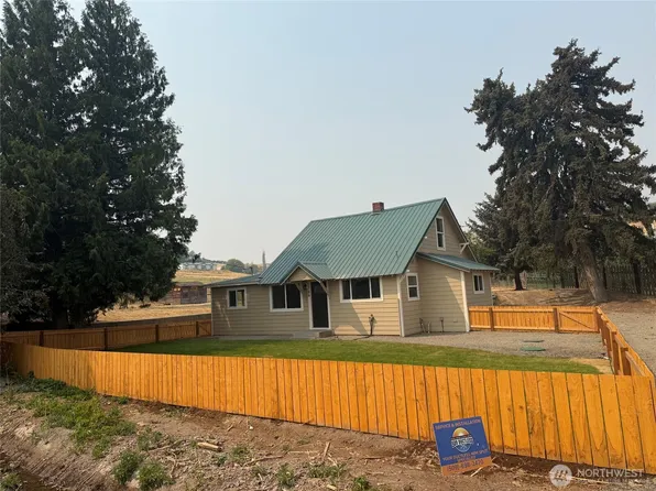 1200 Tibbling Rd, Selah, WA 98942