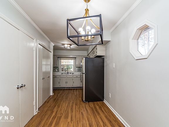 3rd image of 2824 Sourwood St