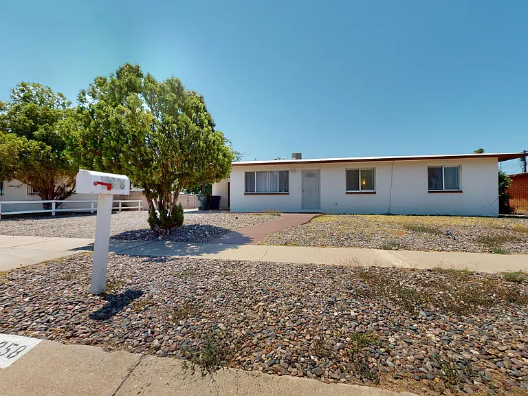 6858 E David Dr — Photo 4