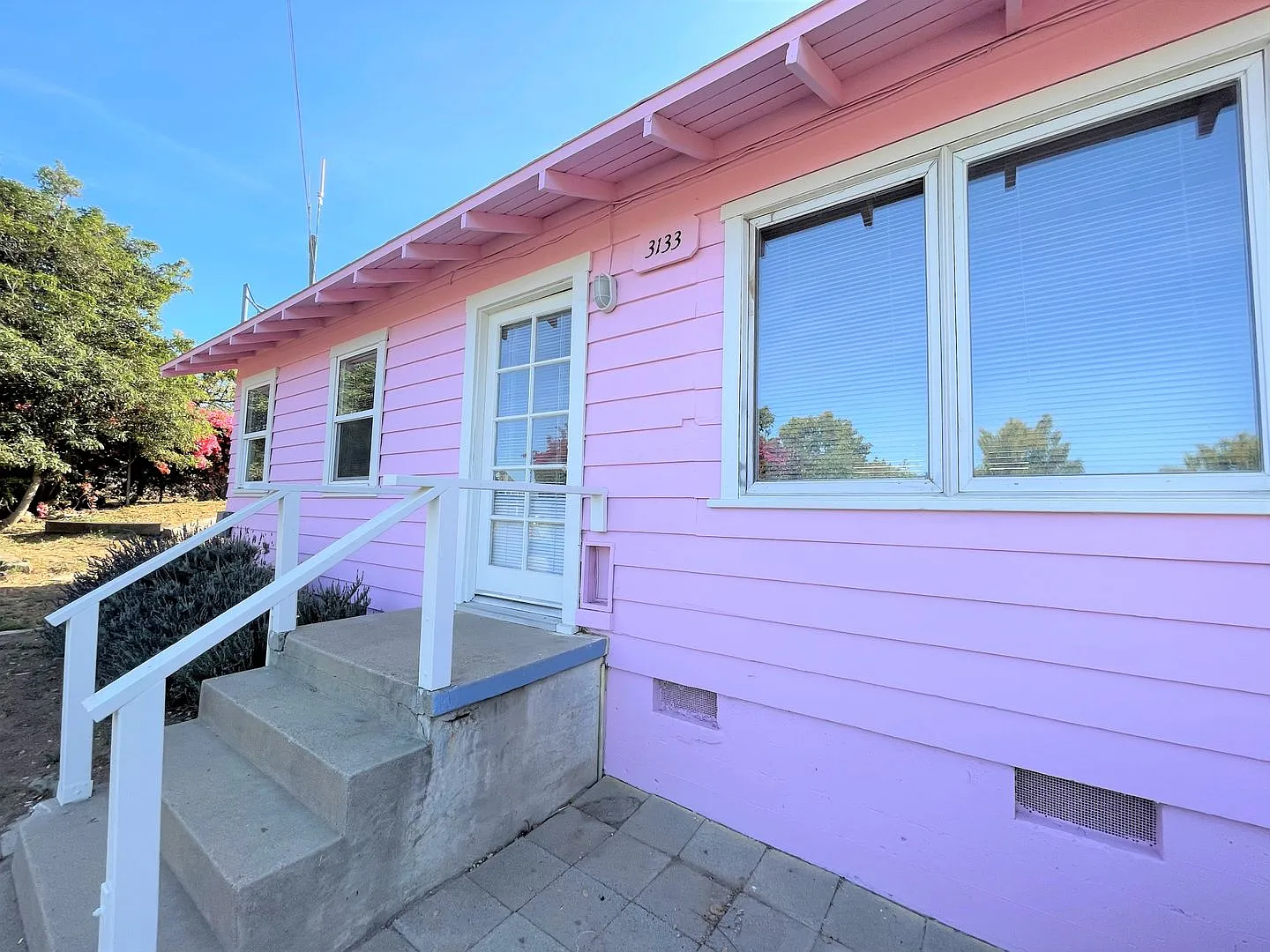 Private Fillmore Ranch Home — Photo 2