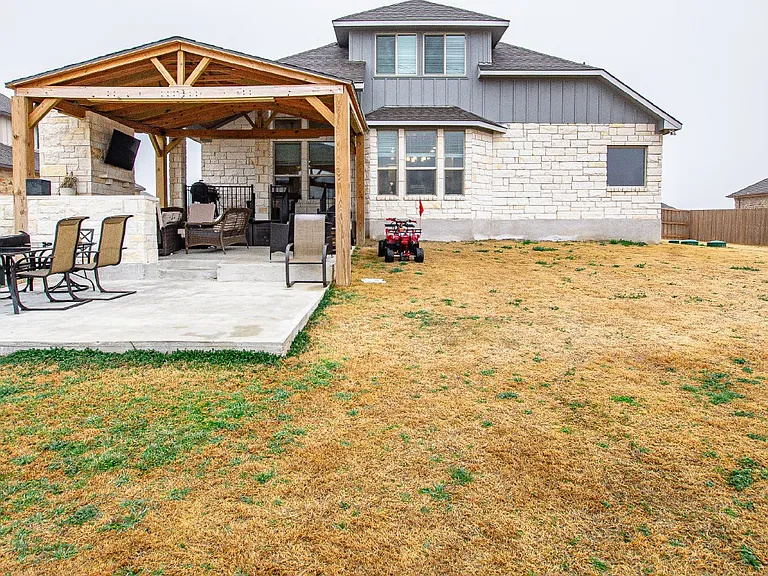 1756 Meadow Crest Dr — Photo 33