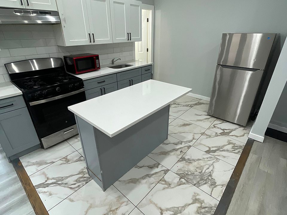 1st image of 352 S 10th St #1L