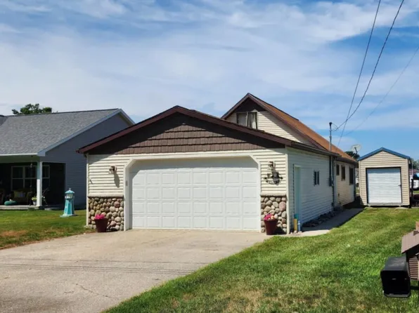 458 Ottawa Ln, Prudenville, MI 48651