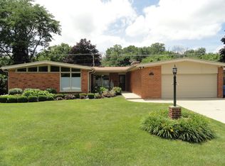 2911 Scottlynne Dr, Park Ridge, IL 60068