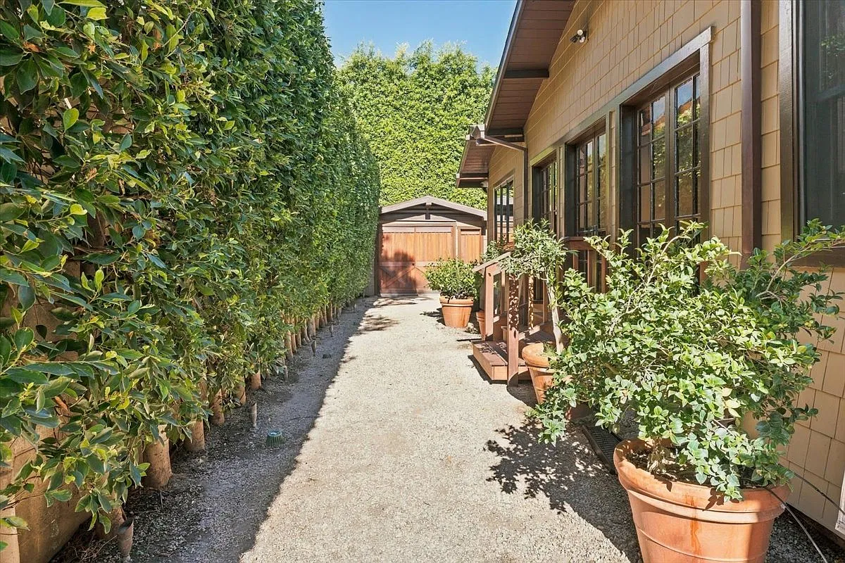 3 bed, 2109 sqft, $12,000 — Photo 3