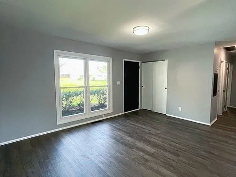 4117 Ural Ave — Photo 2