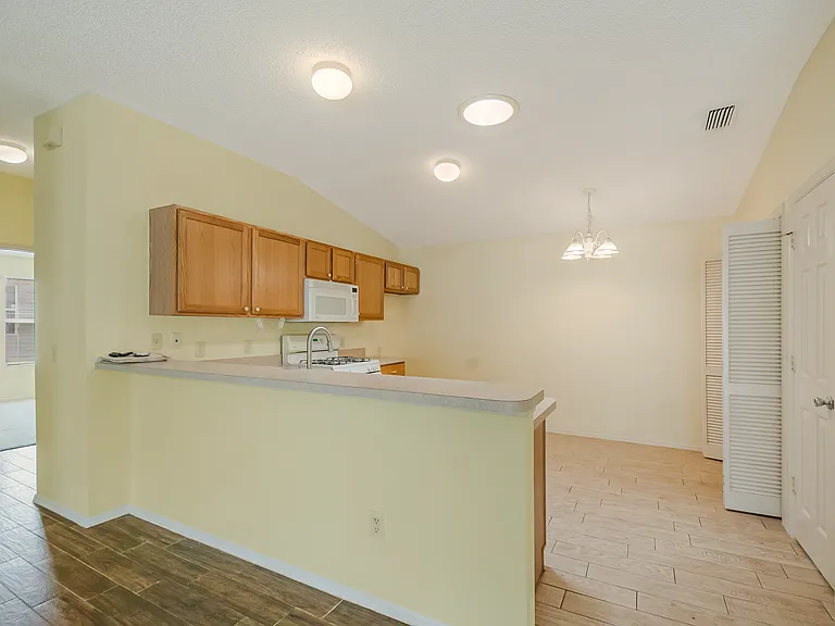 2454 Southern Oak St — Photo 13