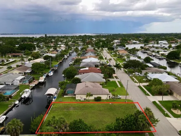 4710 Gulf AVE, NORTH FORT MYERS, FL 33903