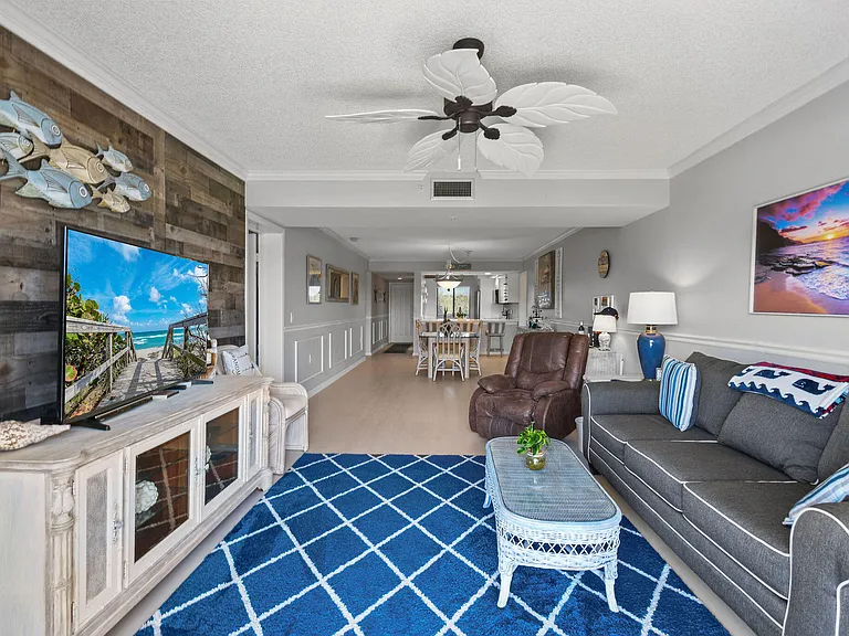 601 Seafarer Cir #304 — Photo 14