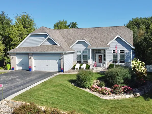 933 E Mdw, Edgerton, WI 53534