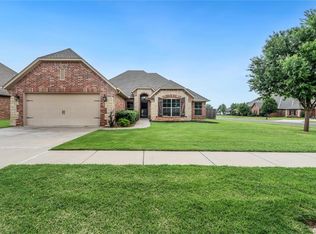15529 Maple Ridge Ln, Edmond, OK 73013