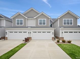 1905 Salt Springs Dr, Saline, MI 48176