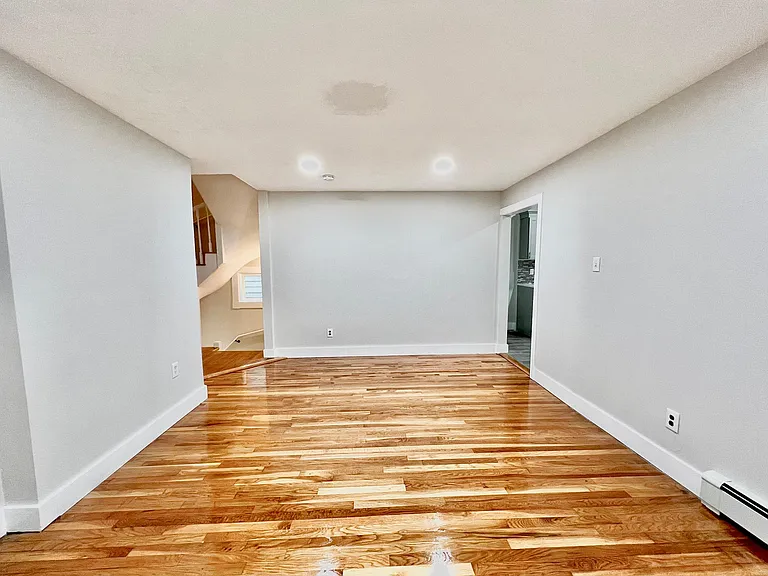 31 Adrian St #2 — Photo 20