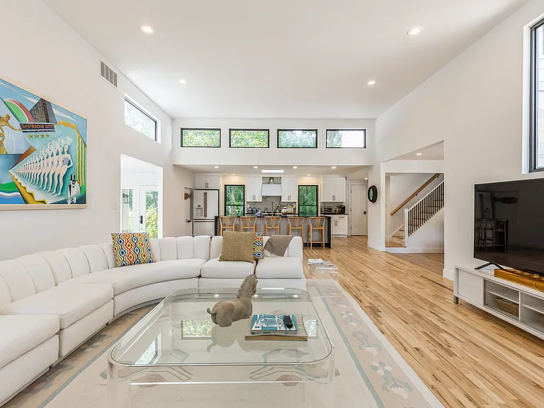 10 Woodland Ct — Photo 4