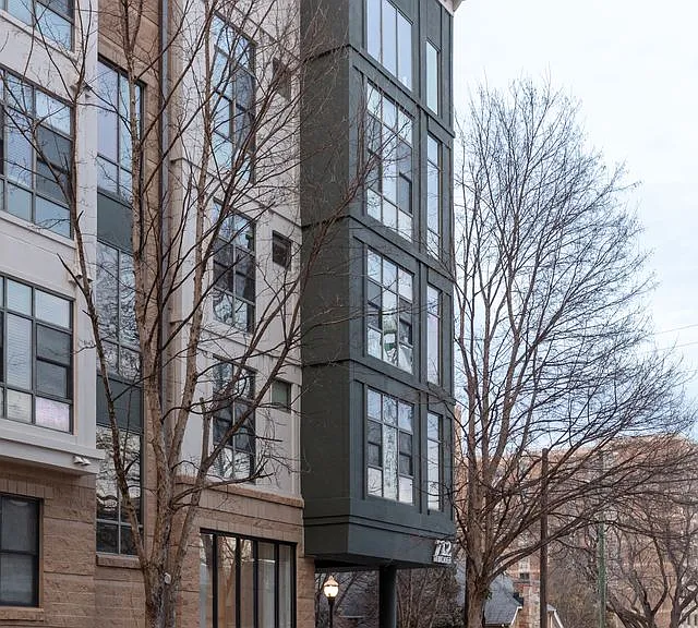 712 Tucker — Photo 2