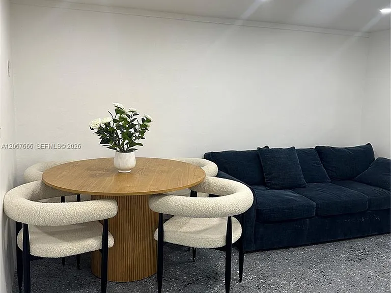 1725 NW 9th Ave #STUDIO — Photo 11